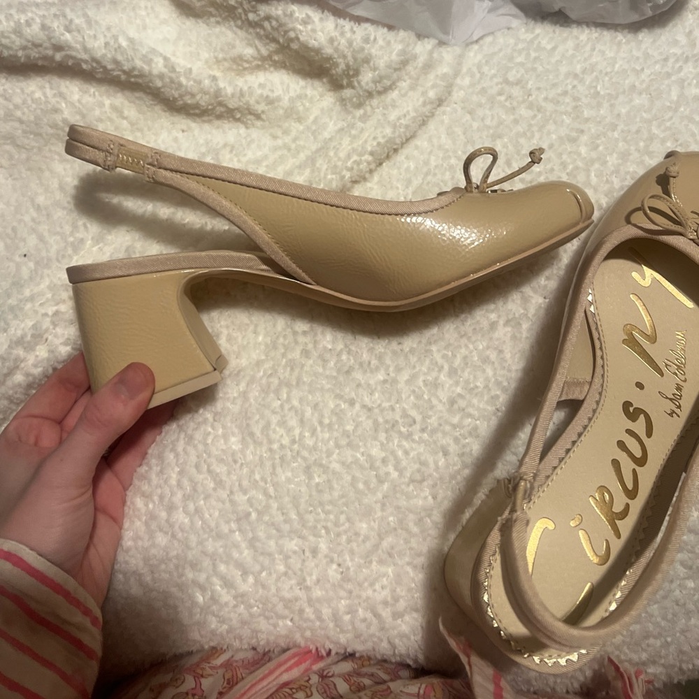 Circus by Sam Edelman Nude Patent Slingback Block Heels with Bow - Picture 4 of 5